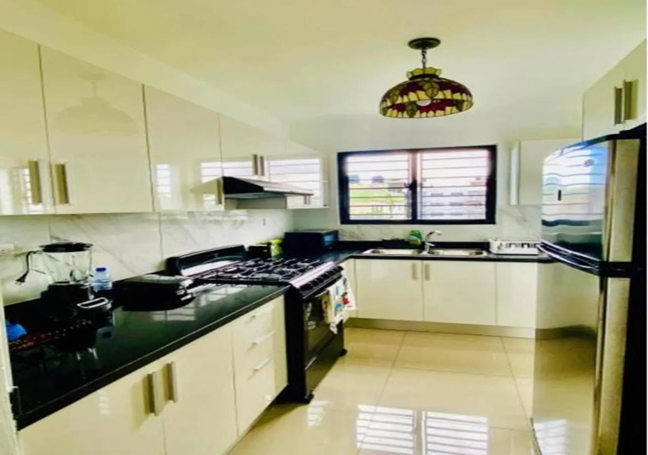 Cozy 3 Bedroom Apartment La Viva
